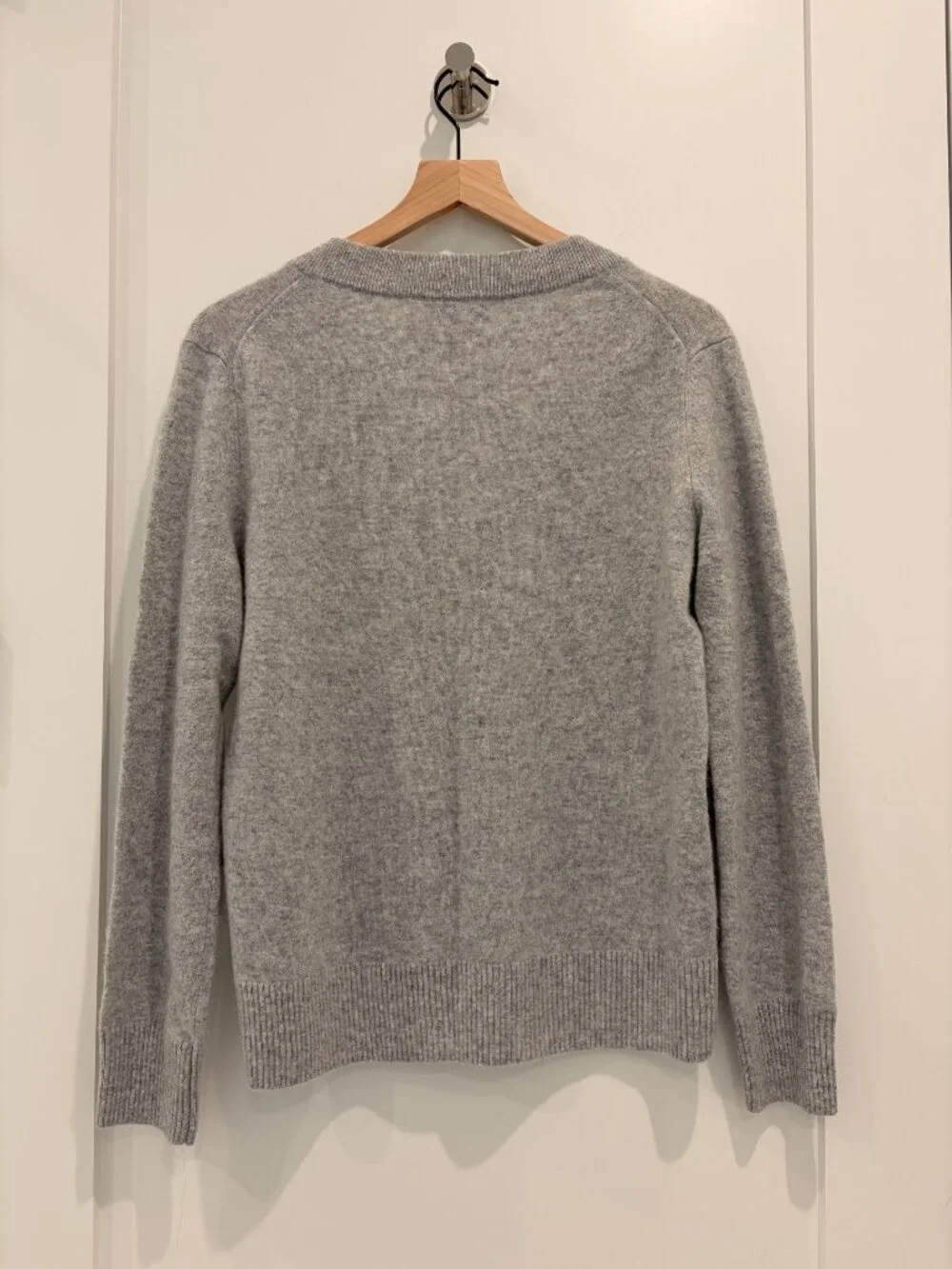 Bloomingdale's Aqua Cashmere Light Grey V Neck Sweater - NWT